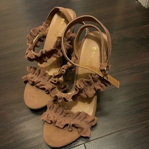 Strappy sandals with chunk heal from bamboo
